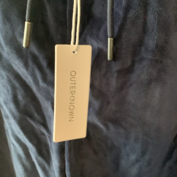 Athletic/Casual Outfit - Picture 7 of 8